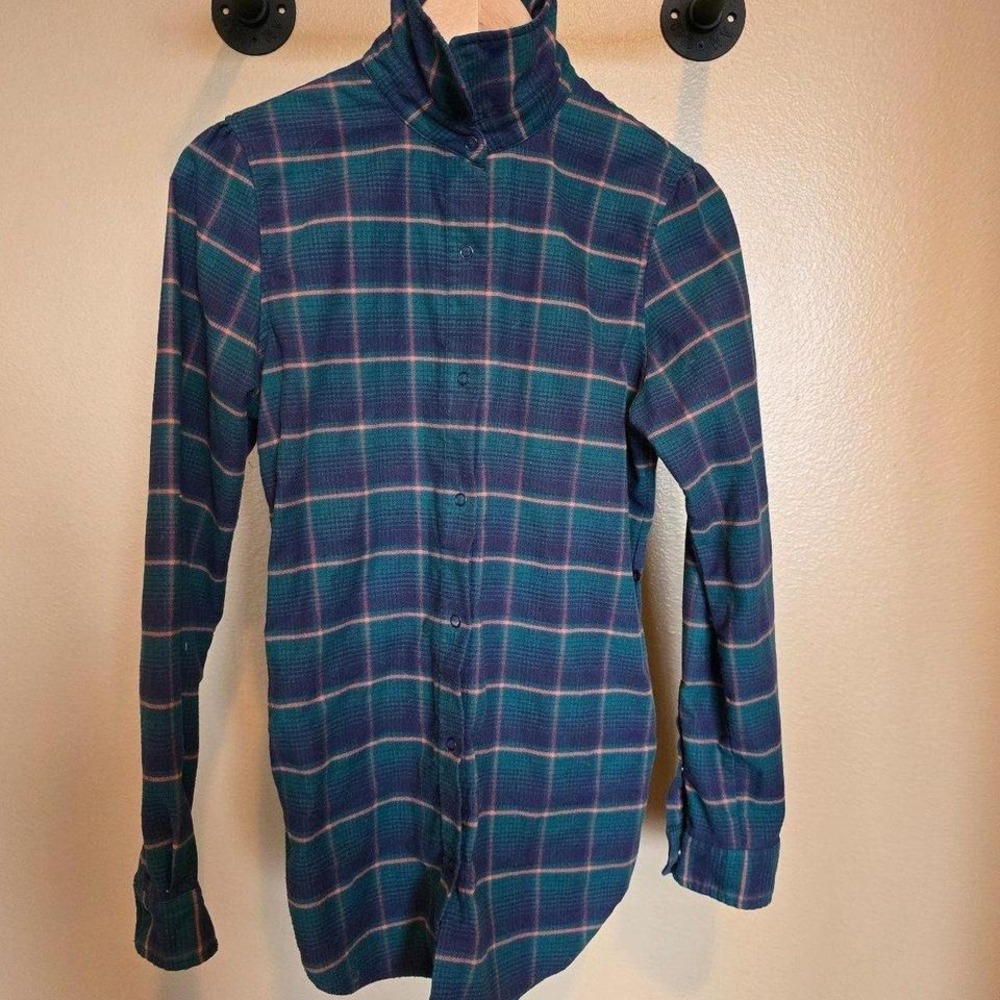 Burton button down women's size xs dryride plaid snowboard shirt.‎